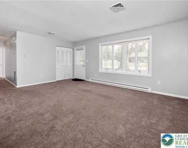 73 Willowdale Avenue - Photo Thumbnail 7