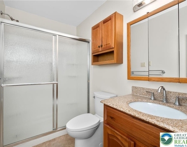 73 Willowdale Avenue - Photo Thumbnail 13