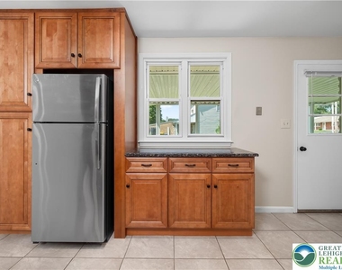 73 Willowdale Avenue - Photo Thumbnail 4