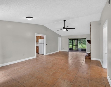 629 Stillview Circle - Photo Thumbnail 9