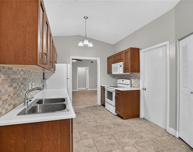 629 Stillview Circle - Photo Thumbnail 23