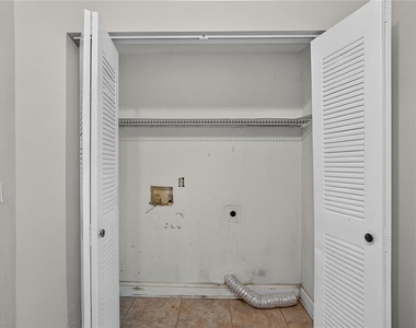 629 Stillview Circle - Photo Thumbnail 21