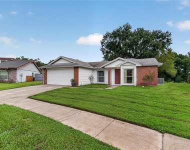 629 Stillview Circle - Photo Thumbnail 6