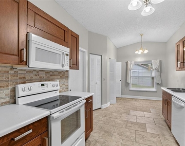 629 Stillview Circle - Photo Thumbnail 18