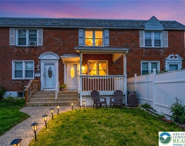 2204 Baker Drive - Photo Thumbnail 2