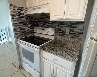 4505 67th Street W - Photo Thumbnail 8
