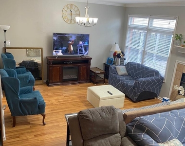 1657 Harding Circle - Photo Thumbnail 5