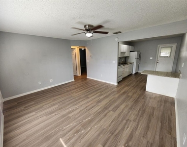 9563 Lynn Lane - Photo Thumbnail 3