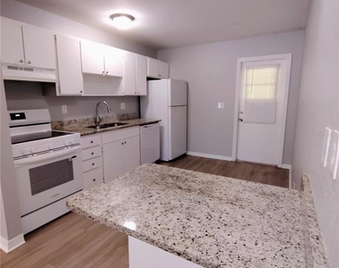 9563 Lynn Lane - Photo Thumbnail 5