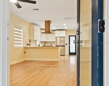 6910 N Brevard Avenue - Photo Thumbnail 3