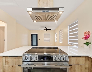 6910 N Brevard Avenue - Photo Thumbnail 9