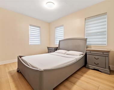 6910 N Brevard Avenue - Photo Thumbnail 11