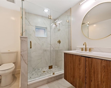 6910 N Brevard Avenue - Photo Thumbnail 14