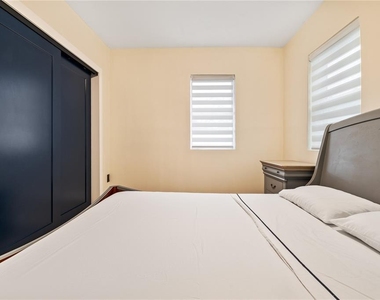 6910 N Brevard Avenue - Photo Thumbnail 12