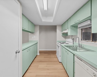 7903 Cedar Drive - Photo Thumbnail 11