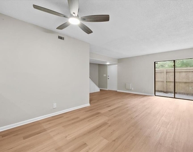 7903 Cedar Drive - Photo Thumbnail 3