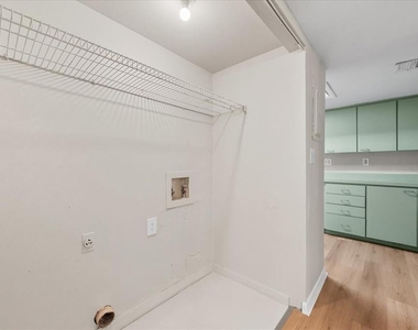 7903 Cedar Drive - Photo Thumbnail 14