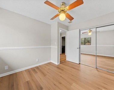 7903 Cedar Drive - Photo Thumbnail 21