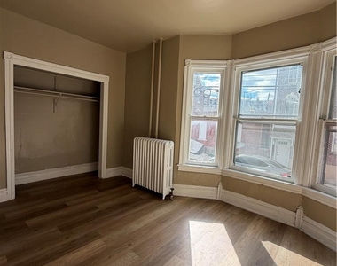 1426 W Chew Street - Photo Thumbnail 3