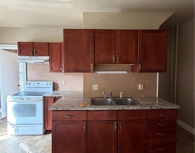 1426 W Chew Street - Photo Thumbnail 5