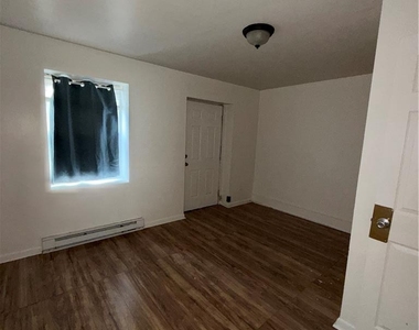 1039 Mechanic Street - Photo Thumbnail 2