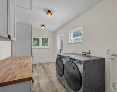 1207 W Adalee Street - Photo Thumbnail 14