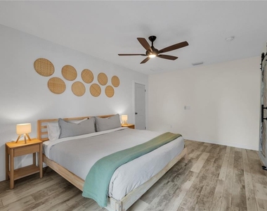 1207 W Adalee Street - Photo Thumbnail 11