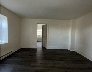 1039 Mechanic Street - Photo Thumbnail 1
