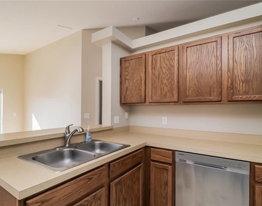 4016 Longworth Loop - Photo Thumbnail 7