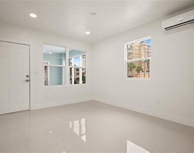 607 N Osceola Avenue - Photo Thumbnail 6