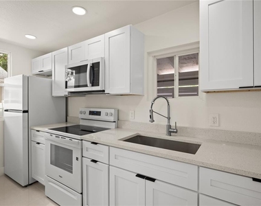 607 N Osceola Avenue - Photo Thumbnail 4