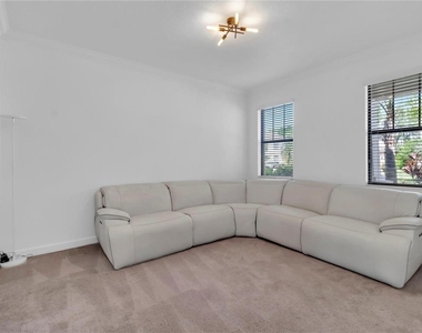 5052 Ivory Stone Drive - Photo Thumbnail 3