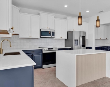 5052 Ivory Stone Drive - Photo Thumbnail 9