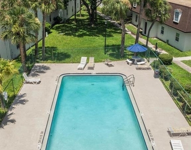 9105 W Hillsborough Avenue - Photo Thumbnail 2