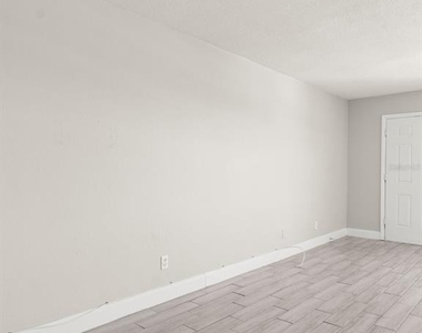 9105 W Hillsborough Avenue - Photo Thumbnail 9