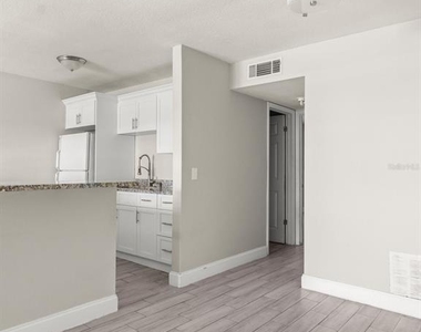 9105 W Hillsborough Avenue - Photo Thumbnail 10