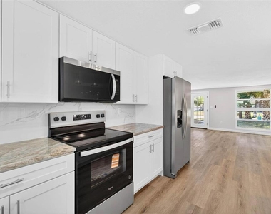 4349 Rudder Way - Photo Thumbnail 7