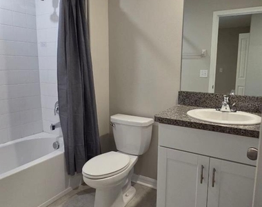 9659 Pembrooke Pines Drive - Photo Thumbnail 12