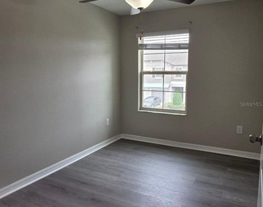 9659 Pembrooke Pines Drive - Photo Thumbnail 8