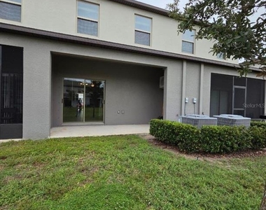 9659 Pembrooke Pines Drive - Photo Thumbnail 15