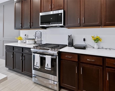 3219 Woodland Brook Way - Photo Thumbnail 6