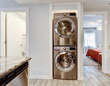 7018 N Central Avenue - Photo Thumbnail 36