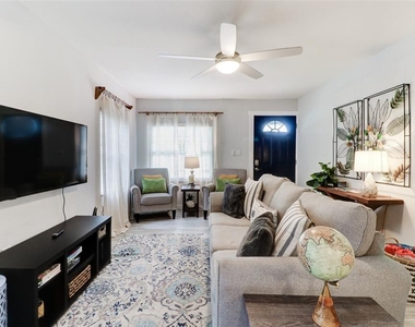 7018 N Central Avenue - Photo Thumbnail 10