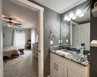 7018 N Central Avenue - Photo Thumbnail 24