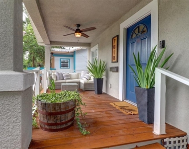 7018 N Central Avenue - Photo Thumbnail 3