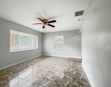 5809 Michigan Avenue - Photo Thumbnail 4