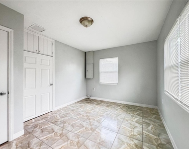 5809 Michigan Avenue - Photo Thumbnail 9