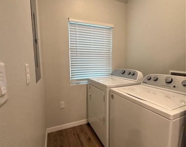 1935 Oxnard Court - Photo Thumbnail 10