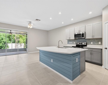 6425 Fairmont Lane - Photo Thumbnail 8