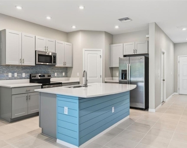 6425 Fairmont Lane - Photo Thumbnail 14